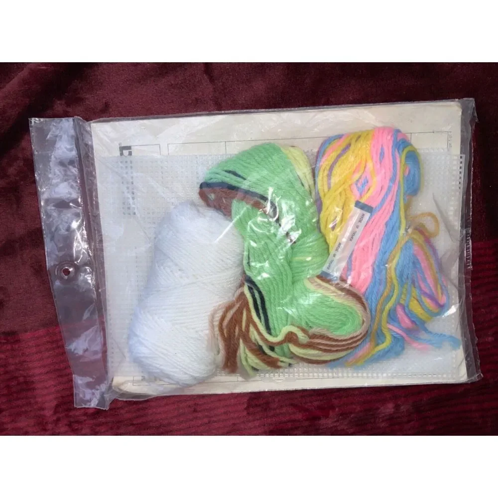VNTG bucilla‎ tissue box & switch plate cross stitch